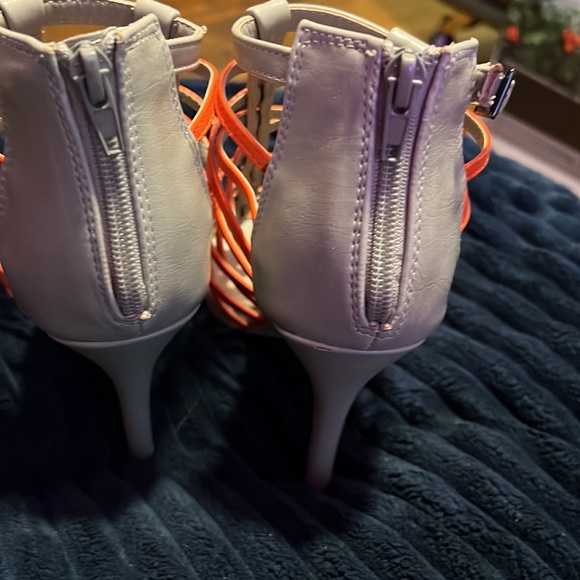 Izabella Rue Stephe Grey/Orange shoe size 9 - Picture 4 of 5